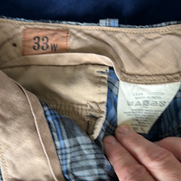 MENS 33W plaid GAP shorts with waist adjusters - Picture 2 of 6